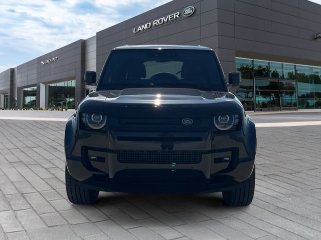 New 2026 Santorini Black Land Rover X-Dynamic SE image 8