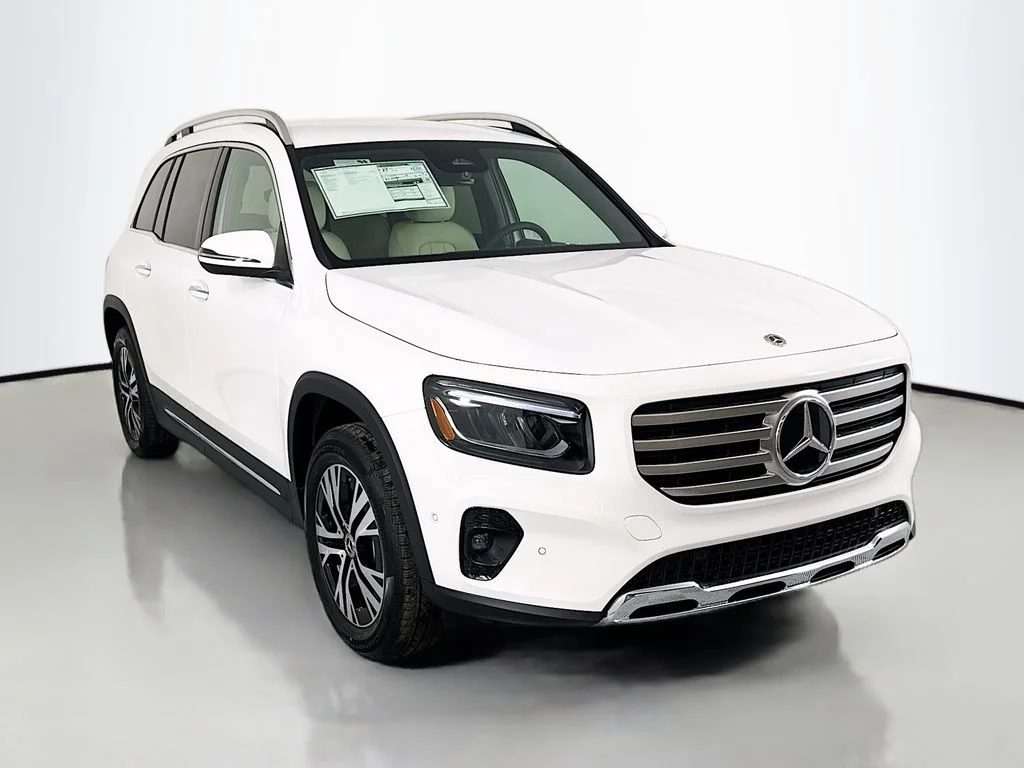 Certified Used 2025 Polar White Mercedes-Benz GLB 250 image 3