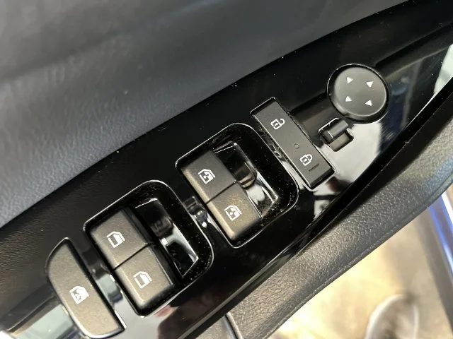 Used 2023 Blue Kia X-Line image 24