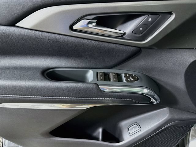 New 2027 Sterling Gray Metallic Chevrolet LT image 18