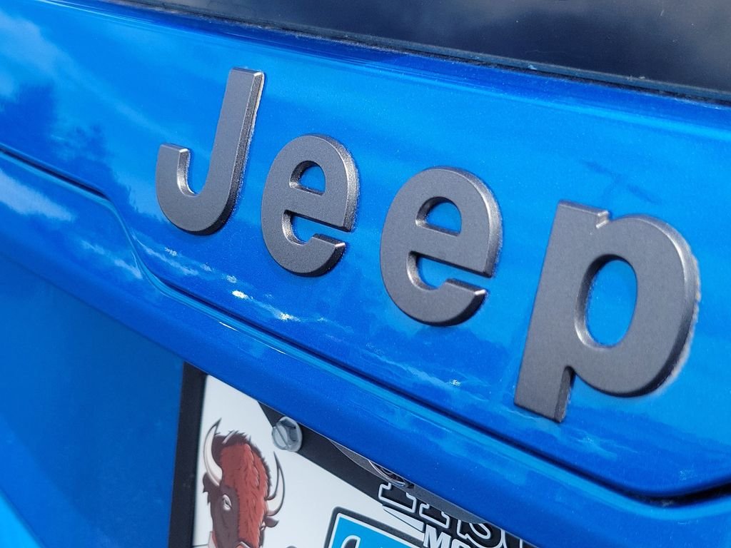 New 2026 Hydro Blue Pearl-Coat Exterior Paint Jeep Laredo image 6