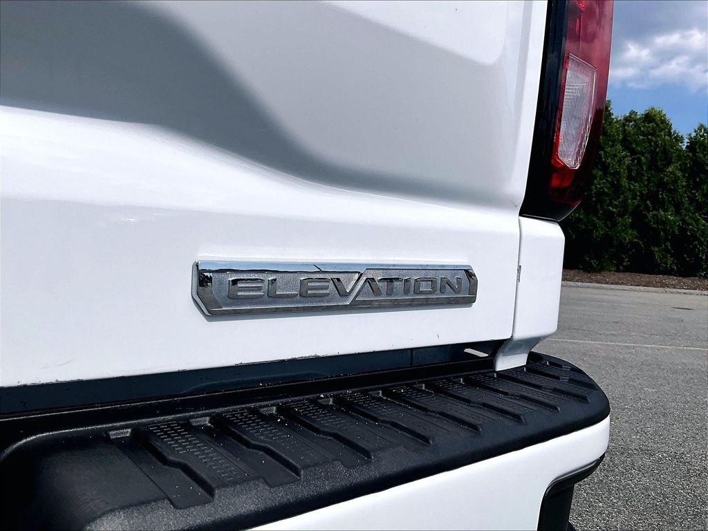 Used 2024 White GMC Elevation image 29