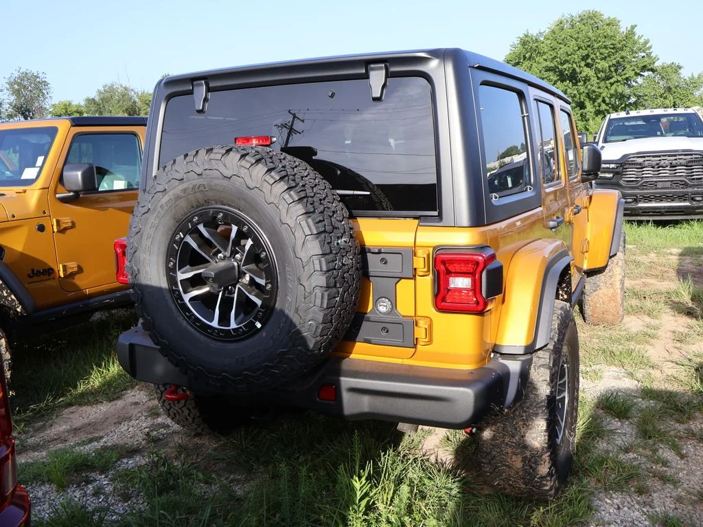 New 2026 Goldilocks Exterior Paint Jeep Rubicon image 17
