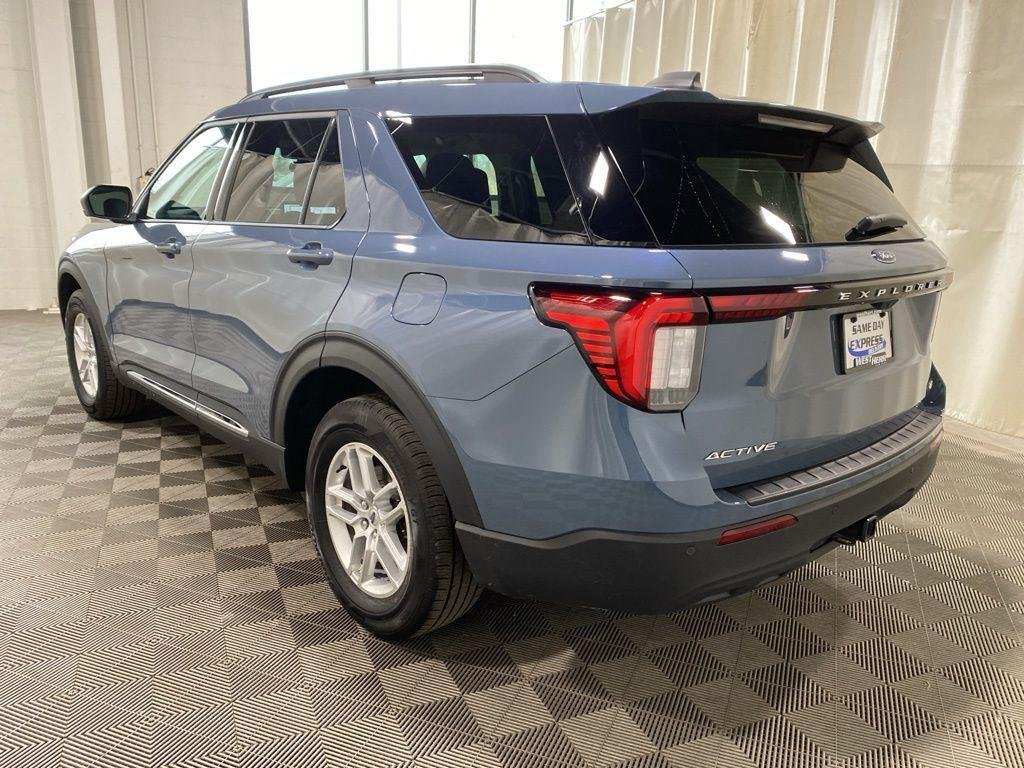 Used 2025 Vapor Blue Ford Active image 9