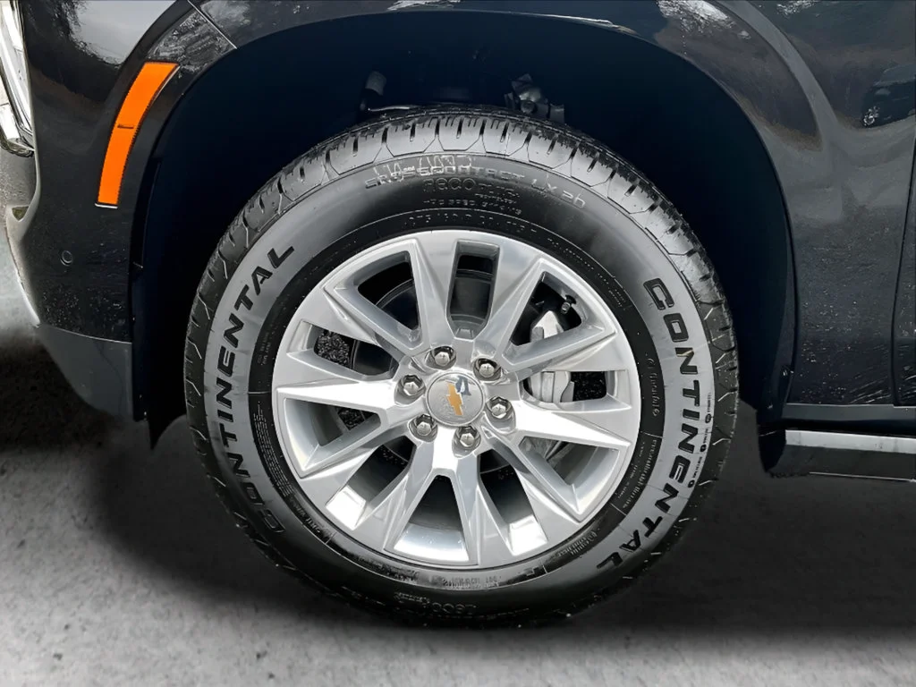 2026 Chevrolet Suburban Premier - Photo 8