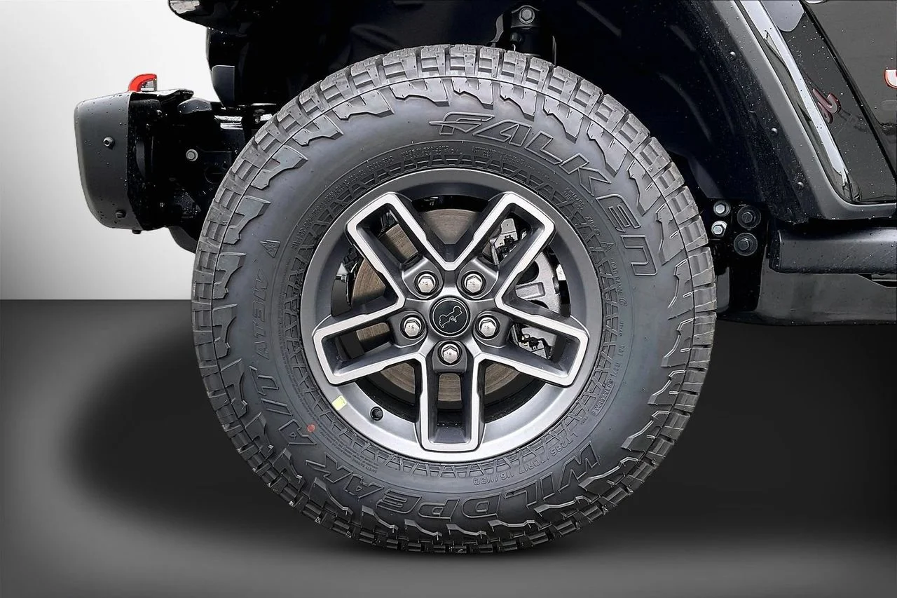 New 2026 Black Clearcoat Jeep Mojave X image 31
