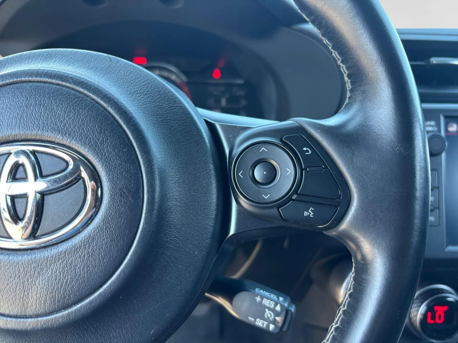 Used 2023 Pavement Toyota Base image 27