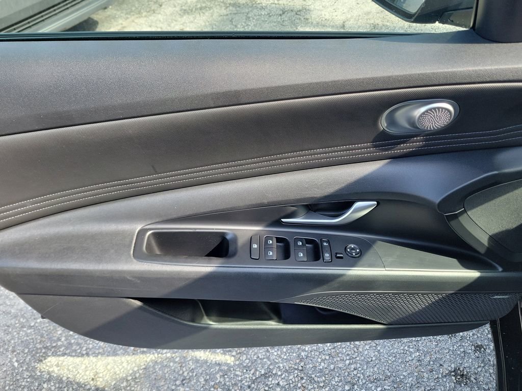 Used 2021 Black Hyundai Limited image 19