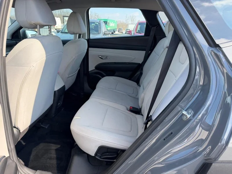 Certified Used 2025 Hampton Gray Hyundai SE image 9