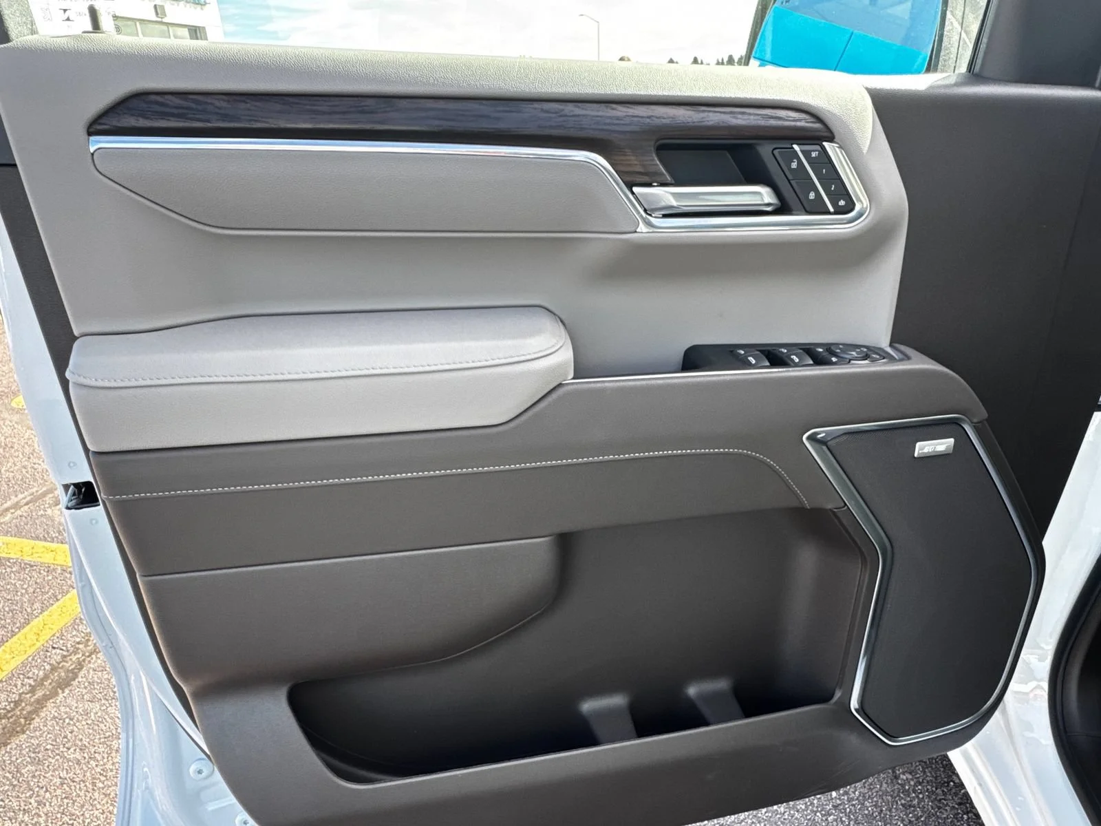 2026 GMC Sierra 1500 SLT - Photo 13