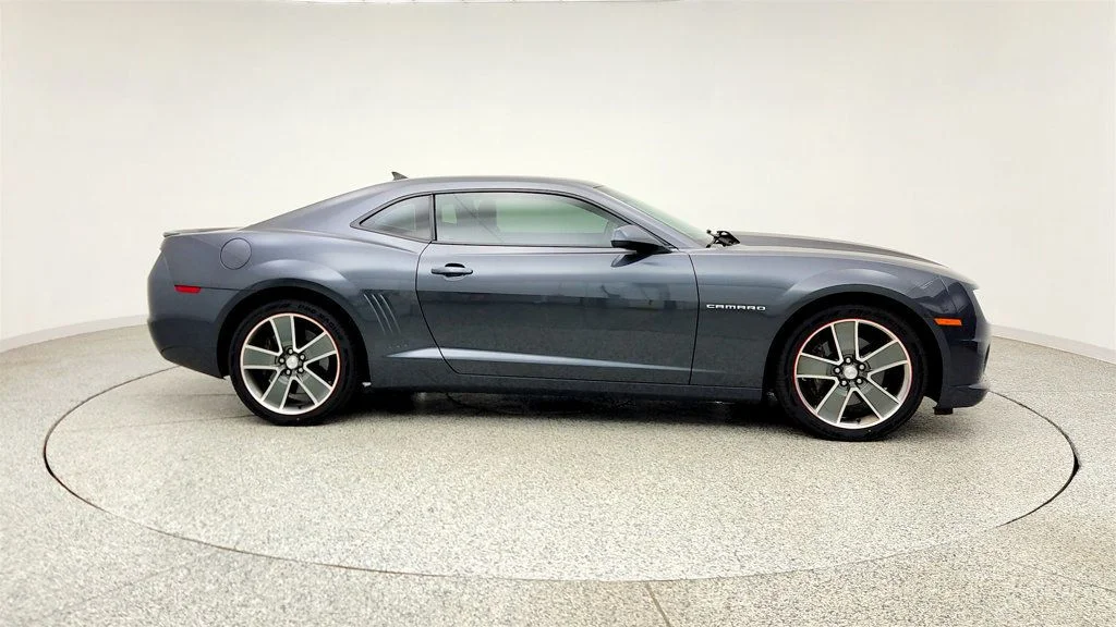 Used 2010 Cyber Gray Metallic Chevrolet 2dr Coupe 2SS w/ RS Package & Black Stripe Package image 4