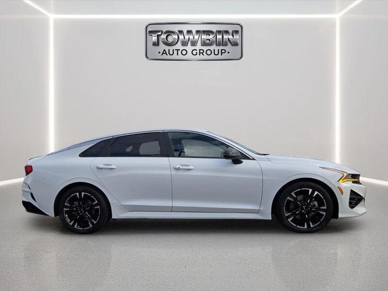 Used 2022 White Pearl KIA GT-LINE AUTO AWD image 3