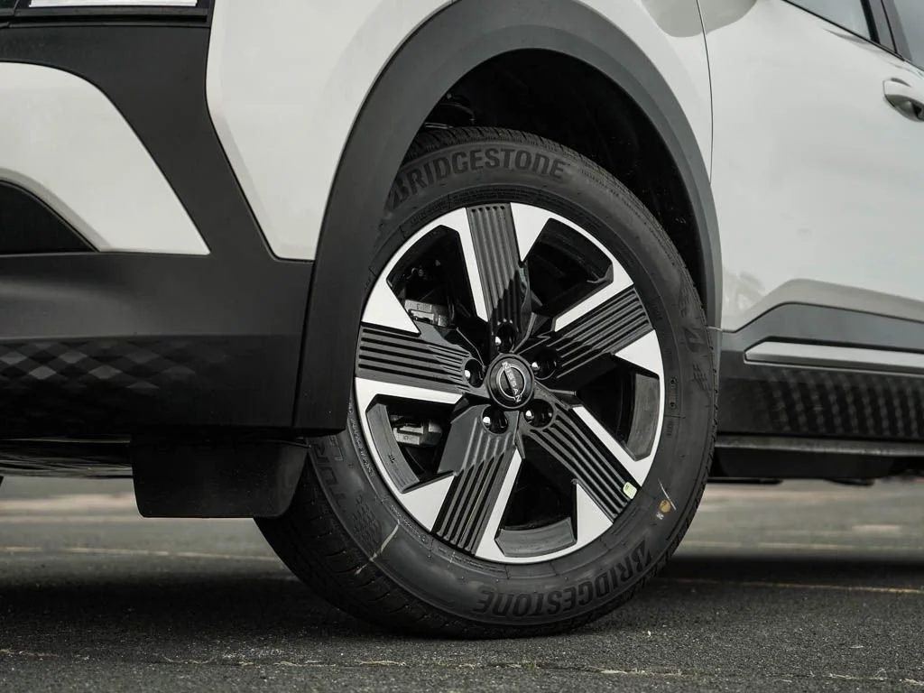 New 2026 Aspen White Tricoat Nissan SV image 6