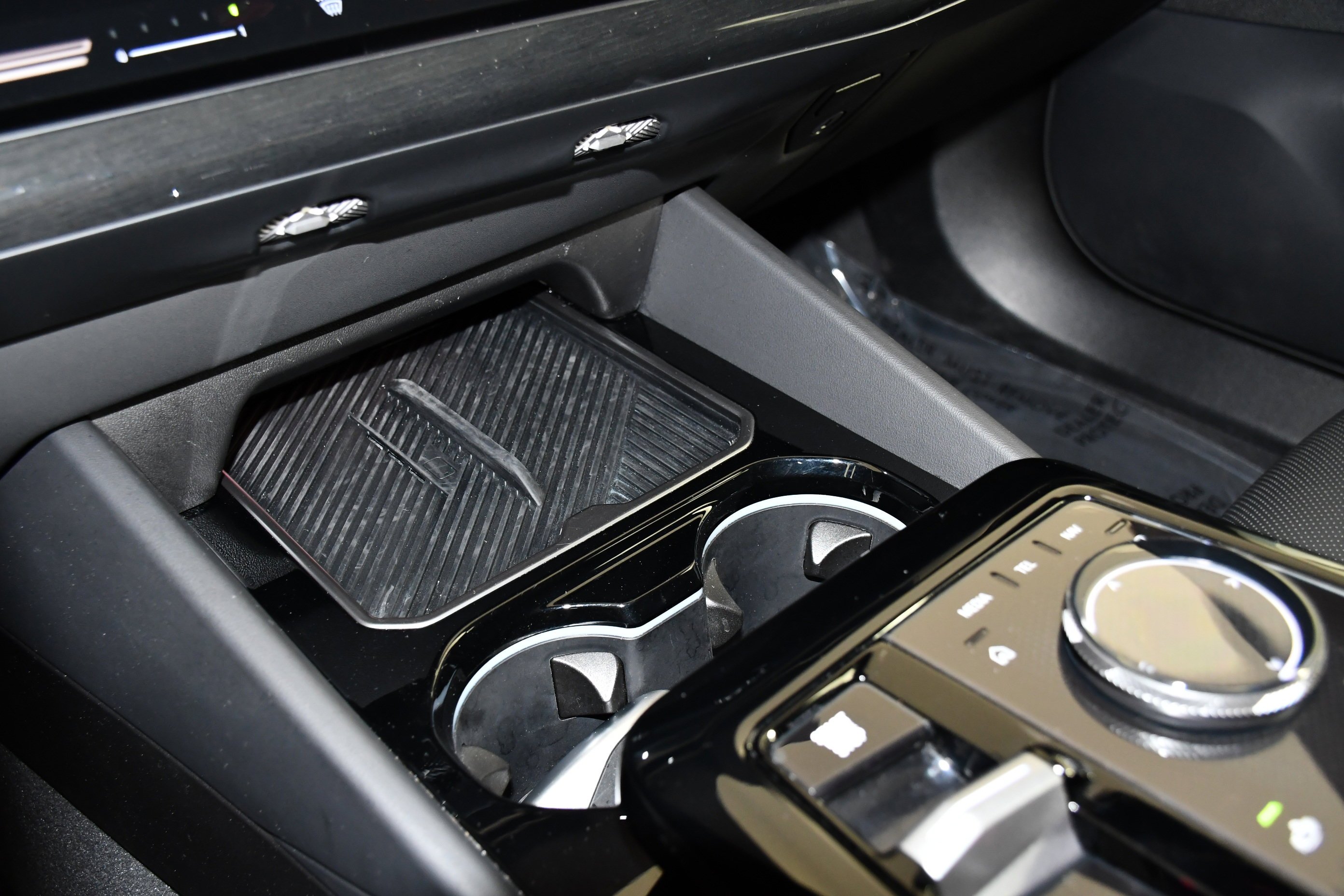 2025 BMW 5 Series 530i - Photo 29