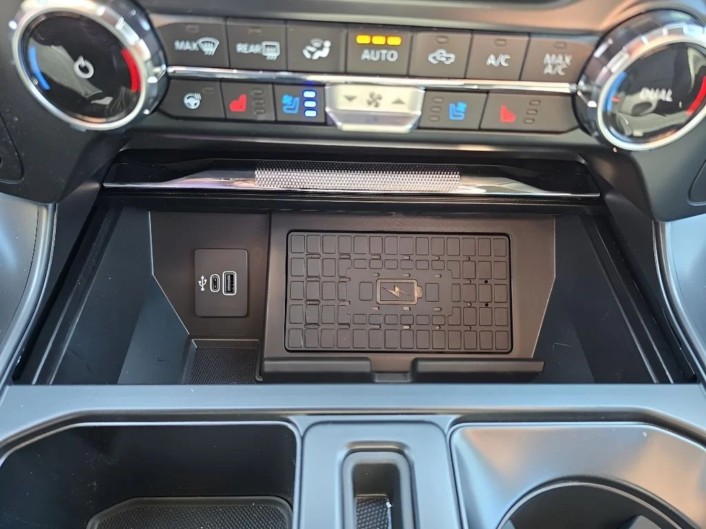 New 2025 Iconic Silver Metallic Ford Lariat® image 22