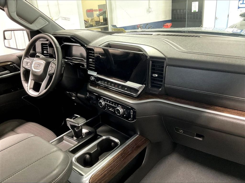 Used 2025 Gray GMC Elevation image 14