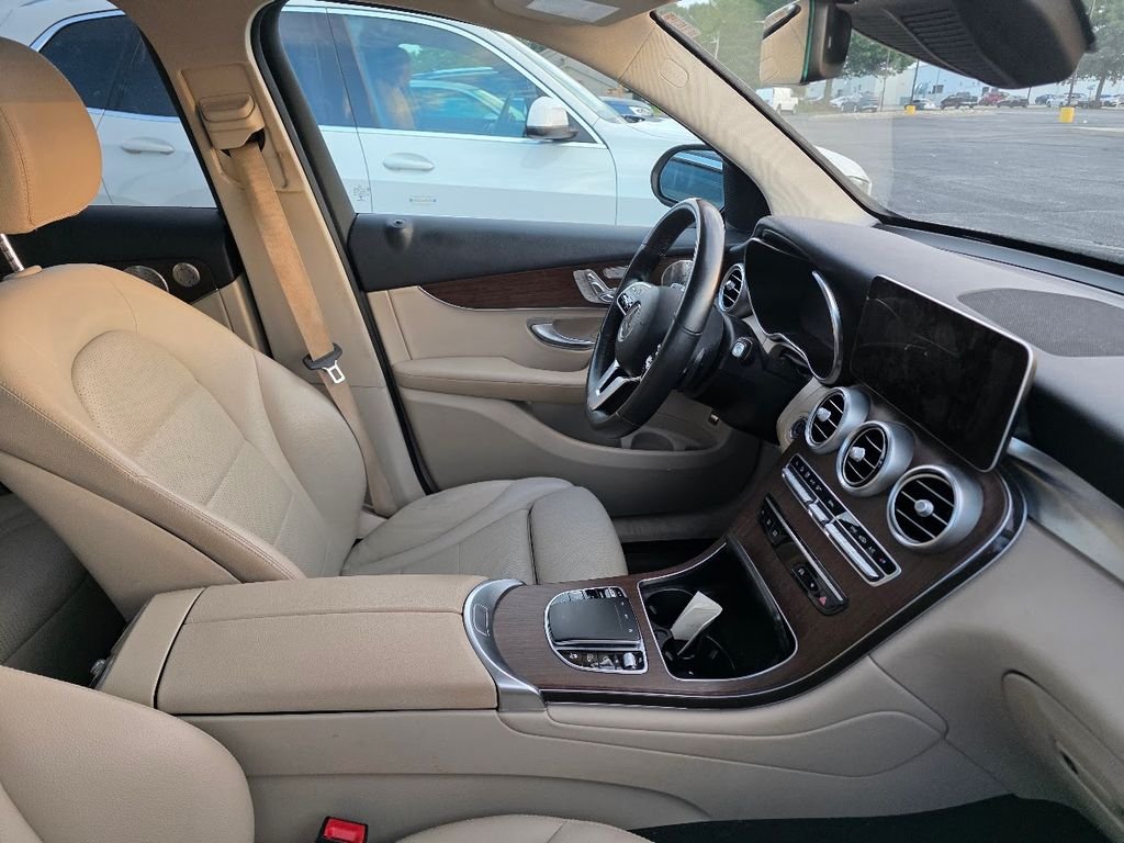 Used 2021 Black Mercedes-Benz GLC 300 image 5