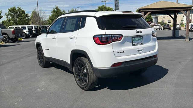 New 2026 Bright White Clearcoat Jeep Latitude Altitude image 5