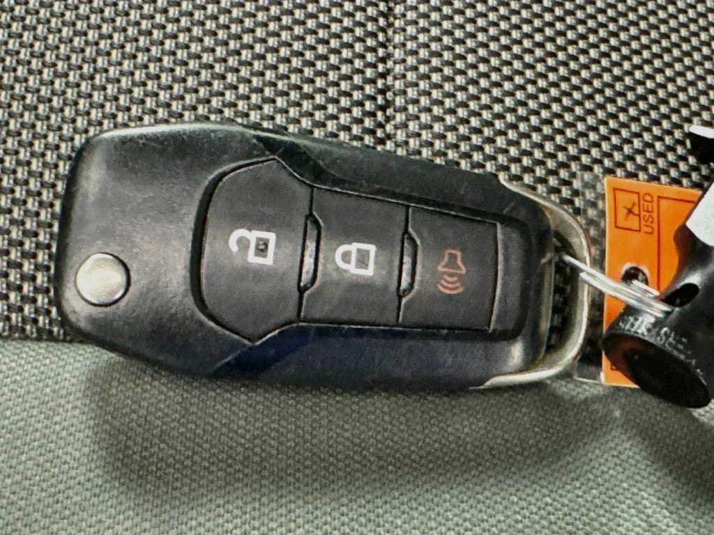Used 2016 Silver Ford XL image 31