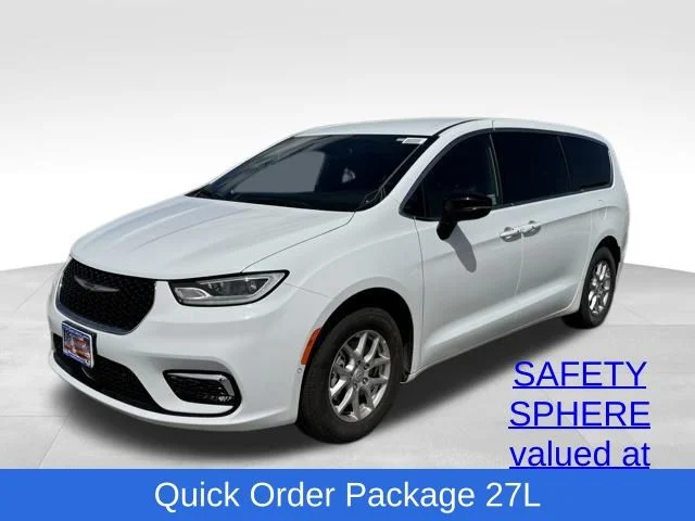 2026 Chrysler Pacifica Select's photo