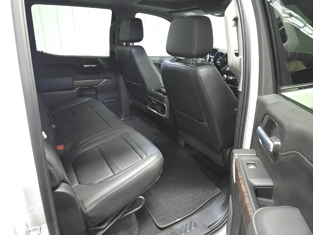 Used 2021 White GMC Denali image 18