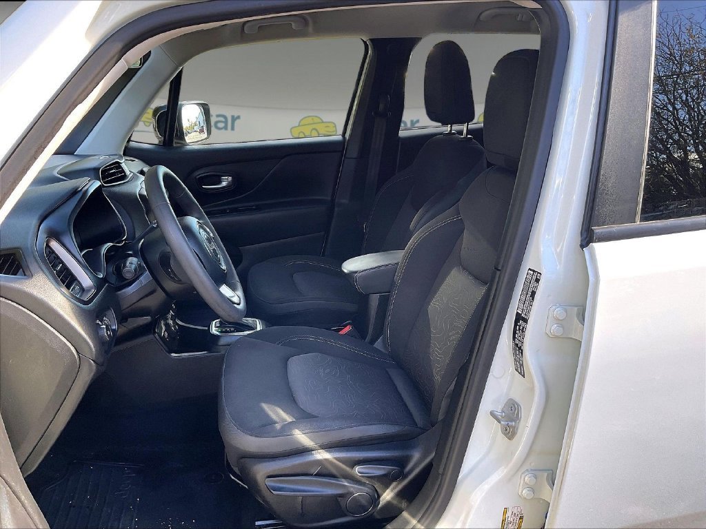 Used 2023 White Jeep Latitude image 10