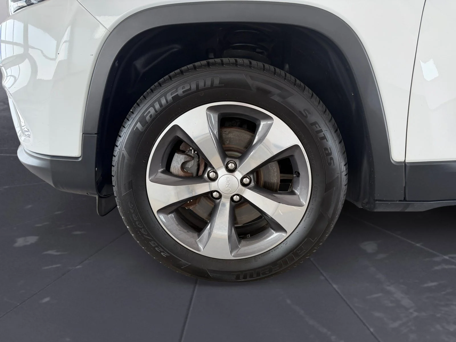 Used 2019 Bright White Clearcoat Jeep Limited image 44