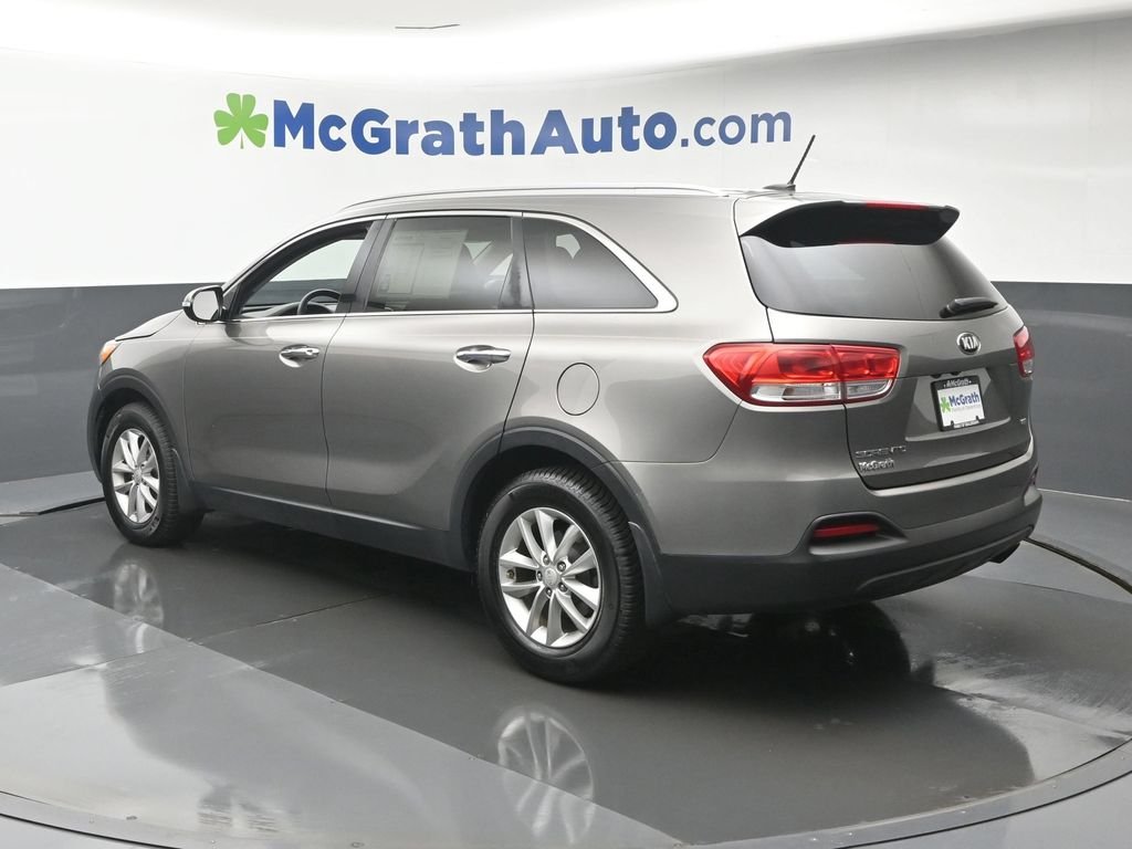 Used 2016 Silver Kia LX image 25