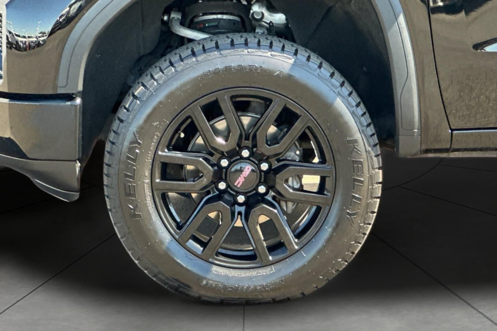 Used 2020 Black GMC Elevation image 29