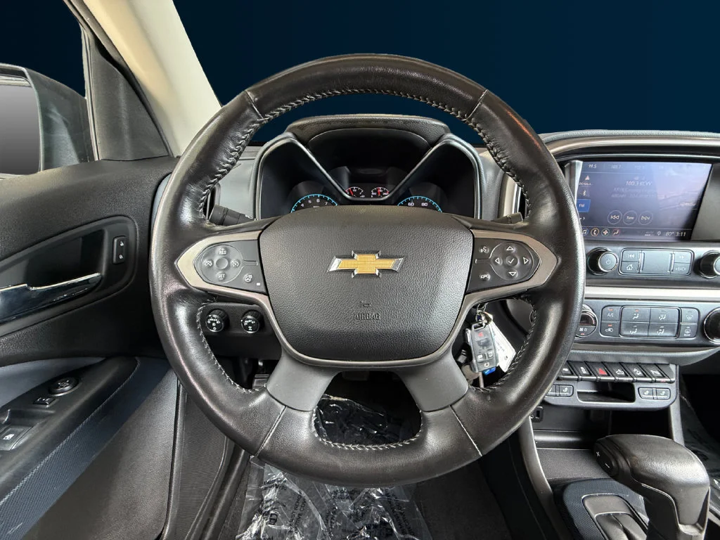 Used 2019 Black Chevrolet Z71 image 13
