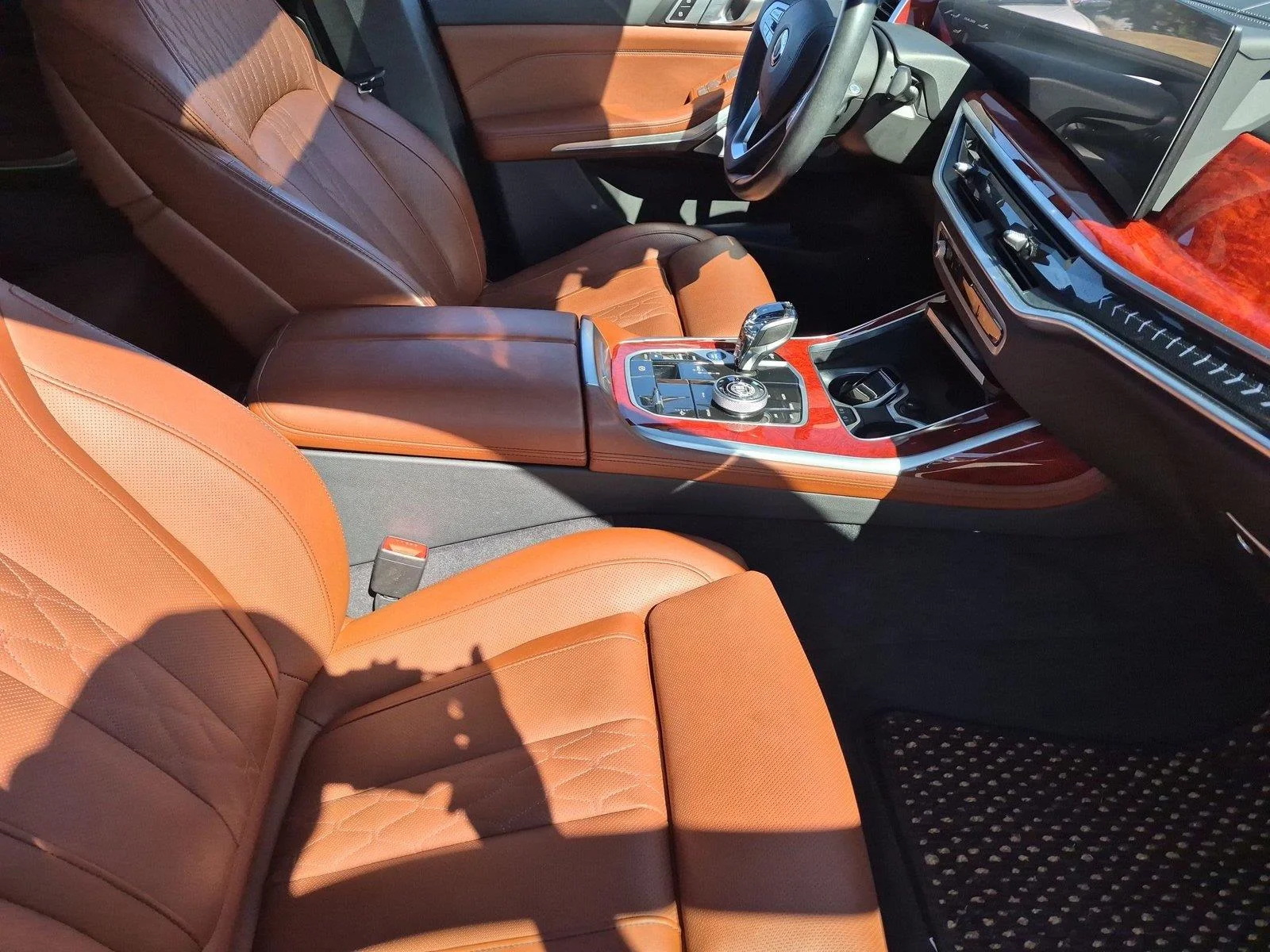 Used 2024 Black Sapphire Metallic BMW ALPINA XB7 image 36