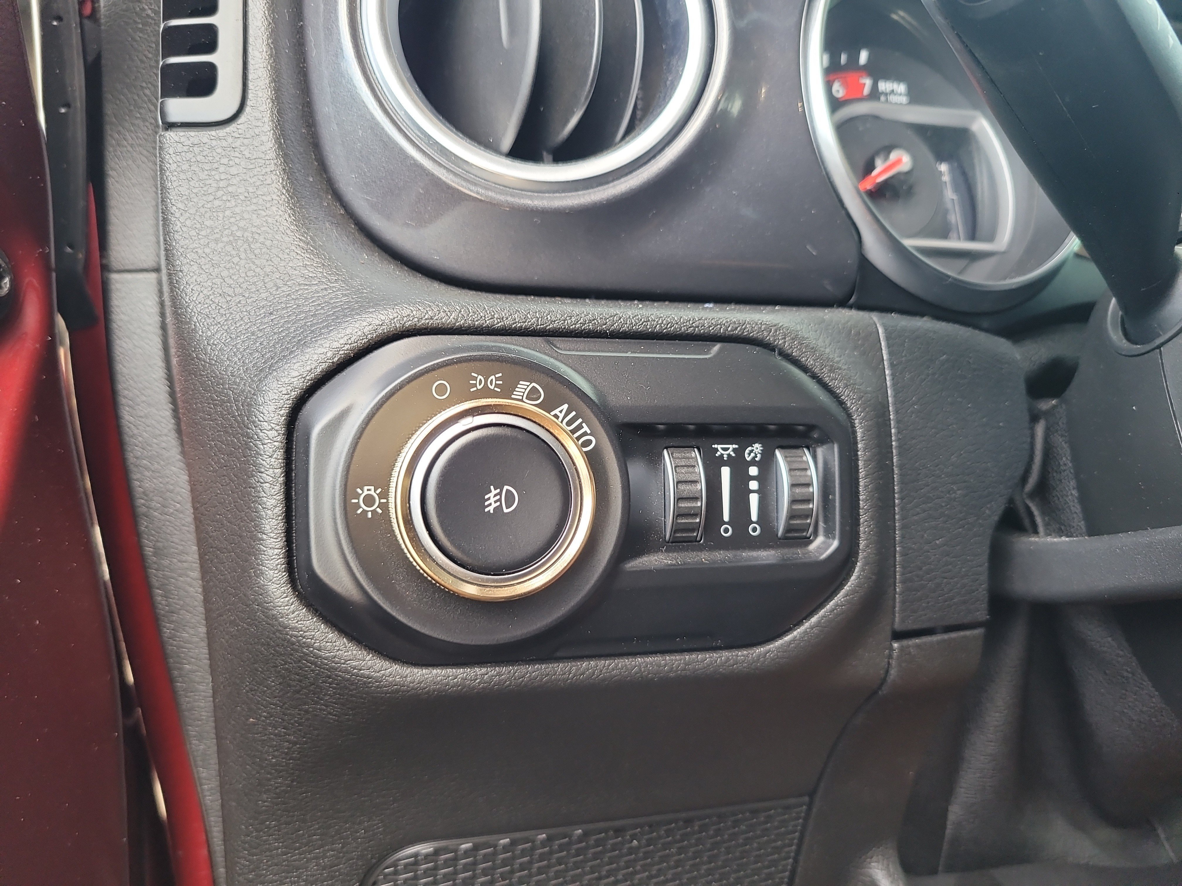 Used 2021 Snazzberry Pearlcoat Jeep Unlimited Rubicon 392 image 33