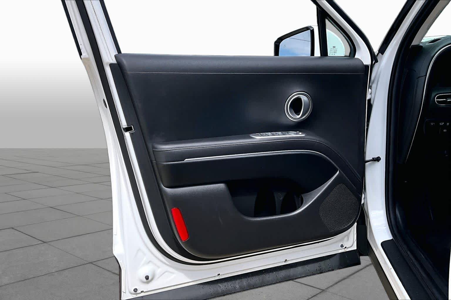 Used 2026 Creamy White Pearl Hyundai SEL 7P image 21