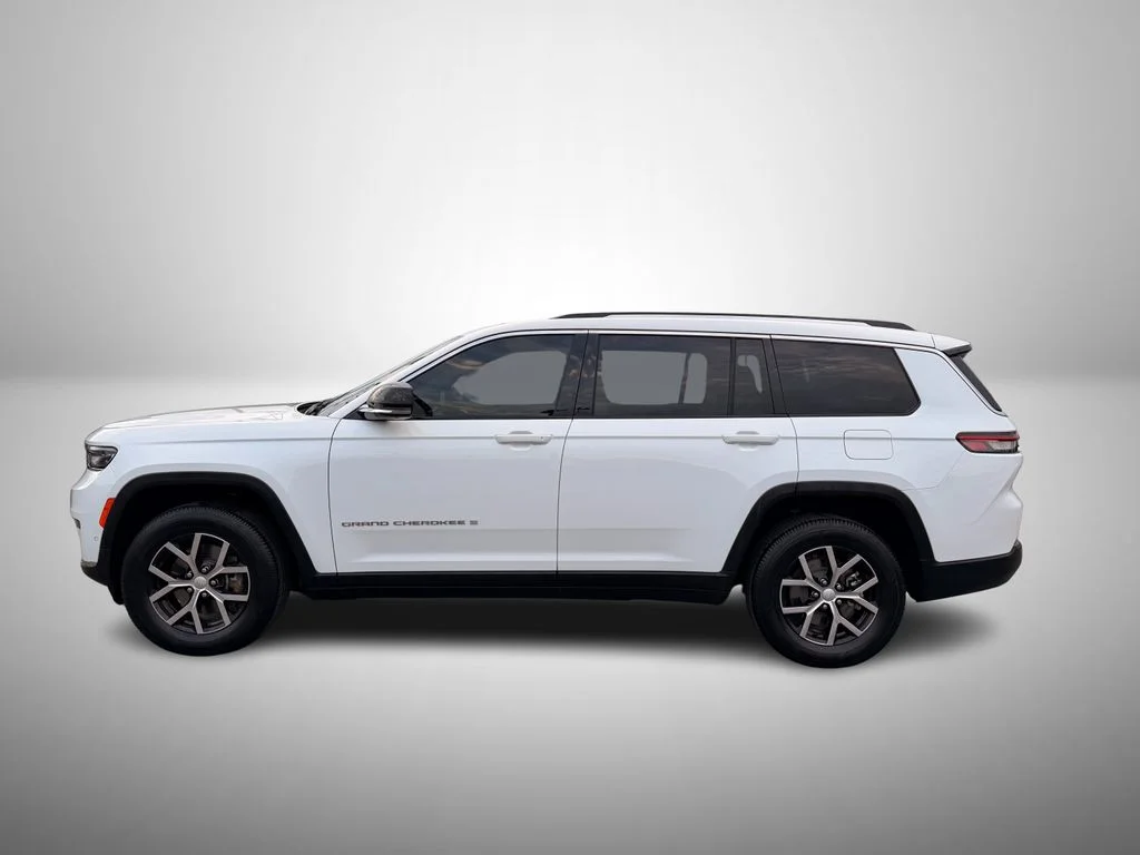 Used 2024 White Jeep Limited image 6