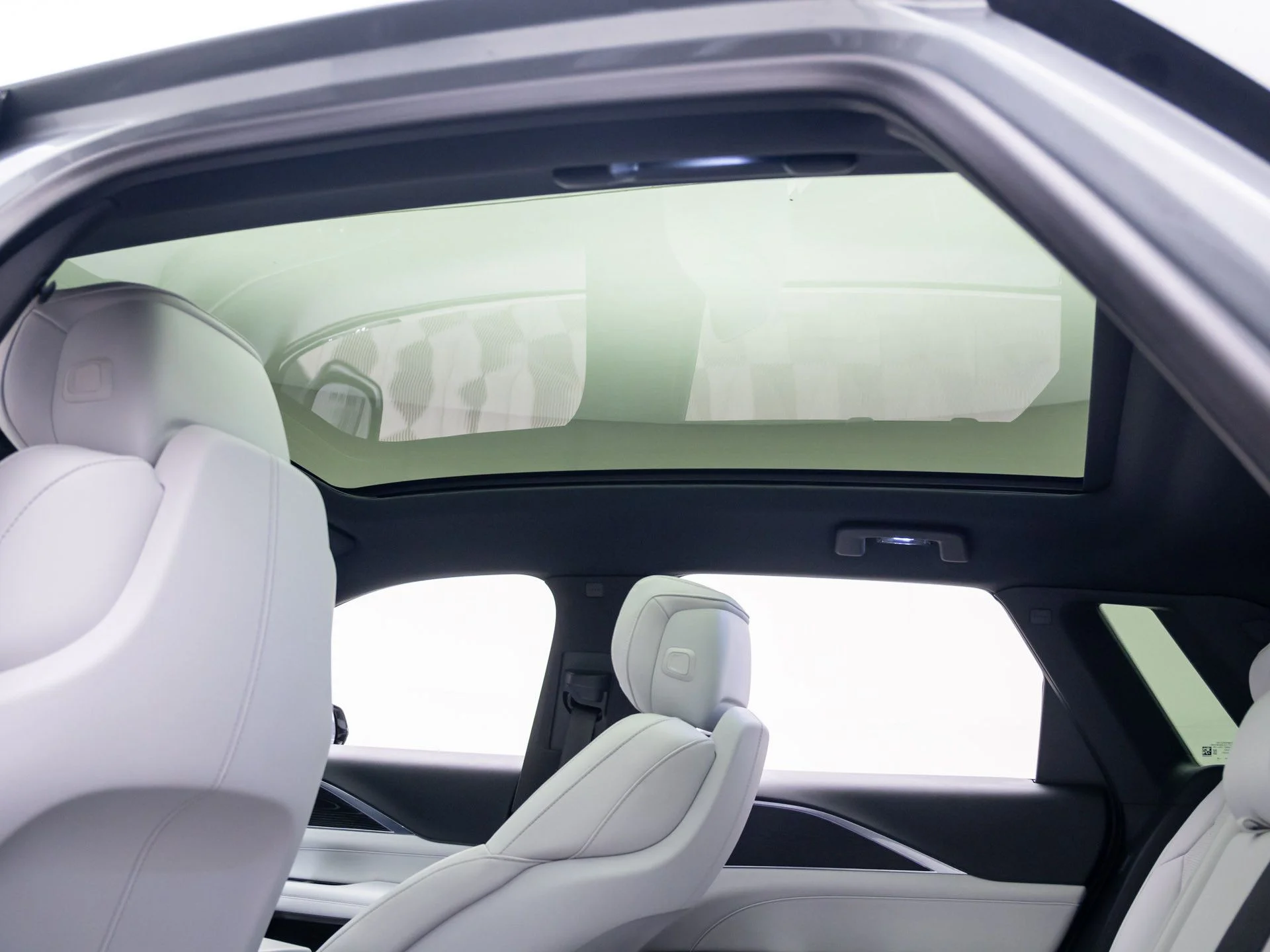 Used 2024 Silver Cadillac Luxury image 22