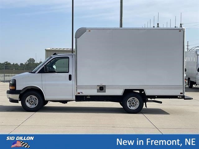 New 2025 Summit White GMC 1WT image 16