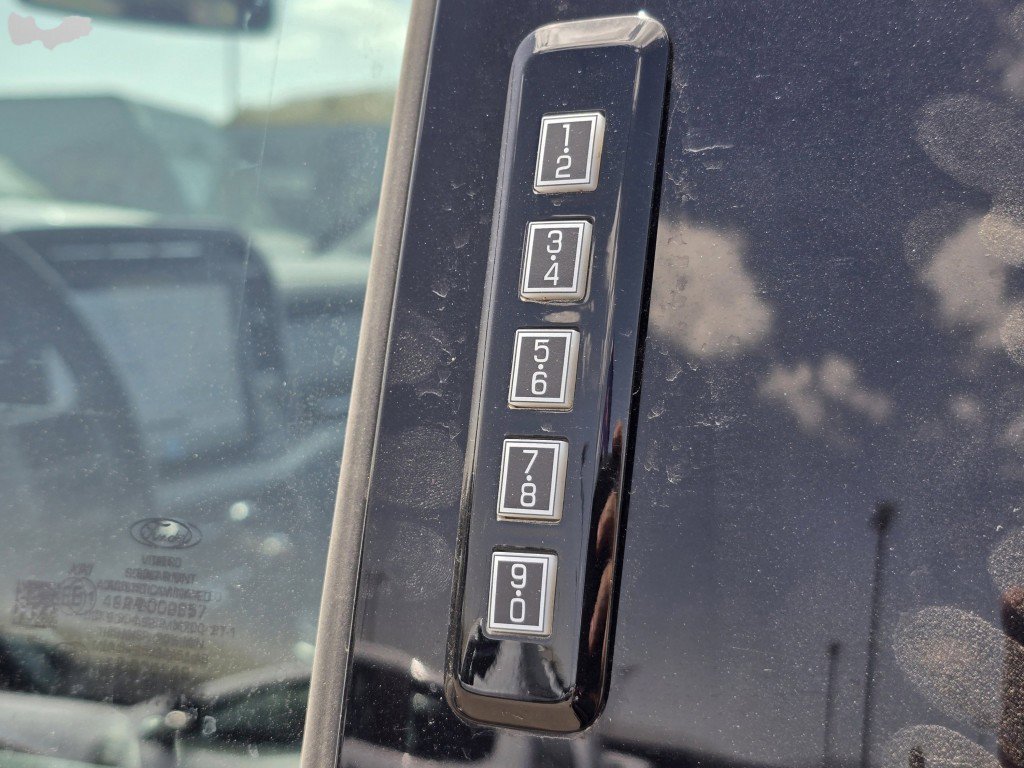 New 2024 Agate Black Metallic Ford XLT image 13