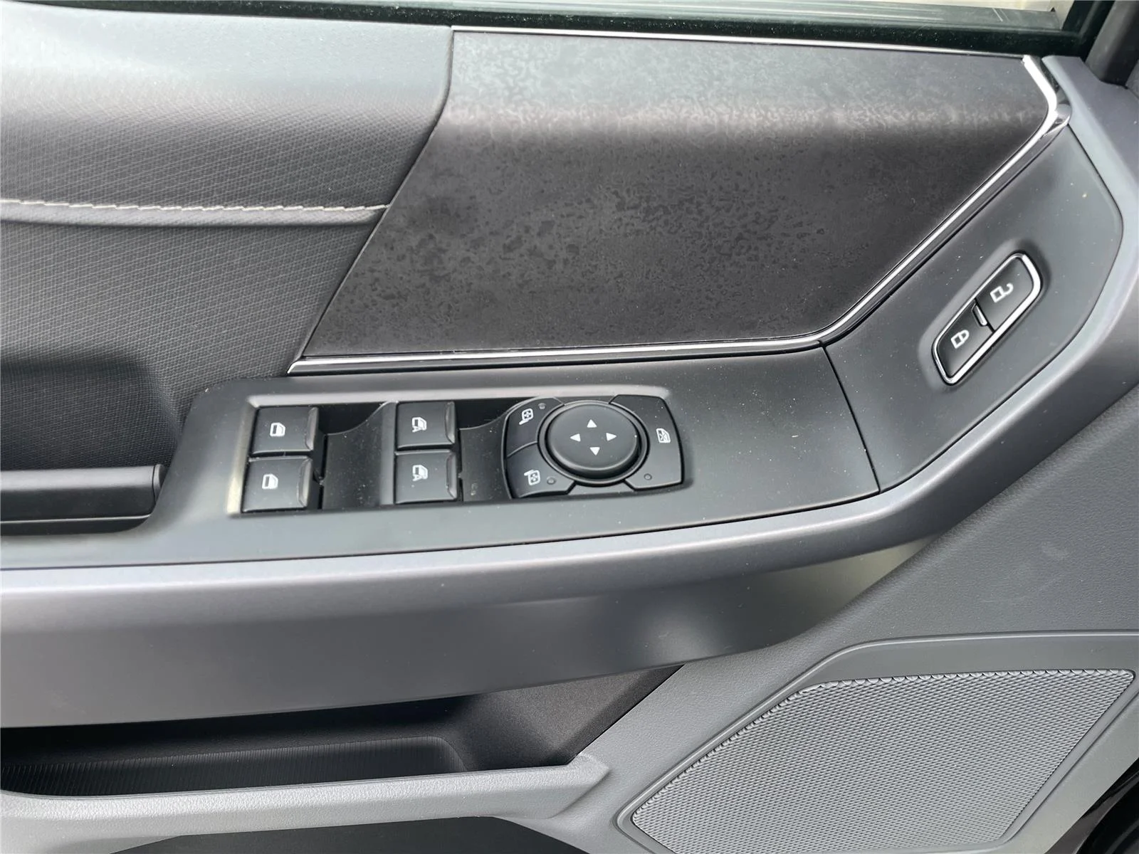New 2026 Agate Black Metallic Ford XLT image 13