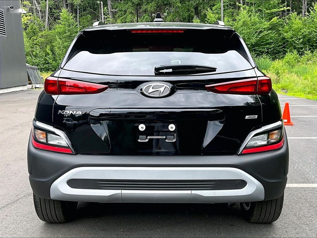 Used 2023 Black Hyundai SEL image 3