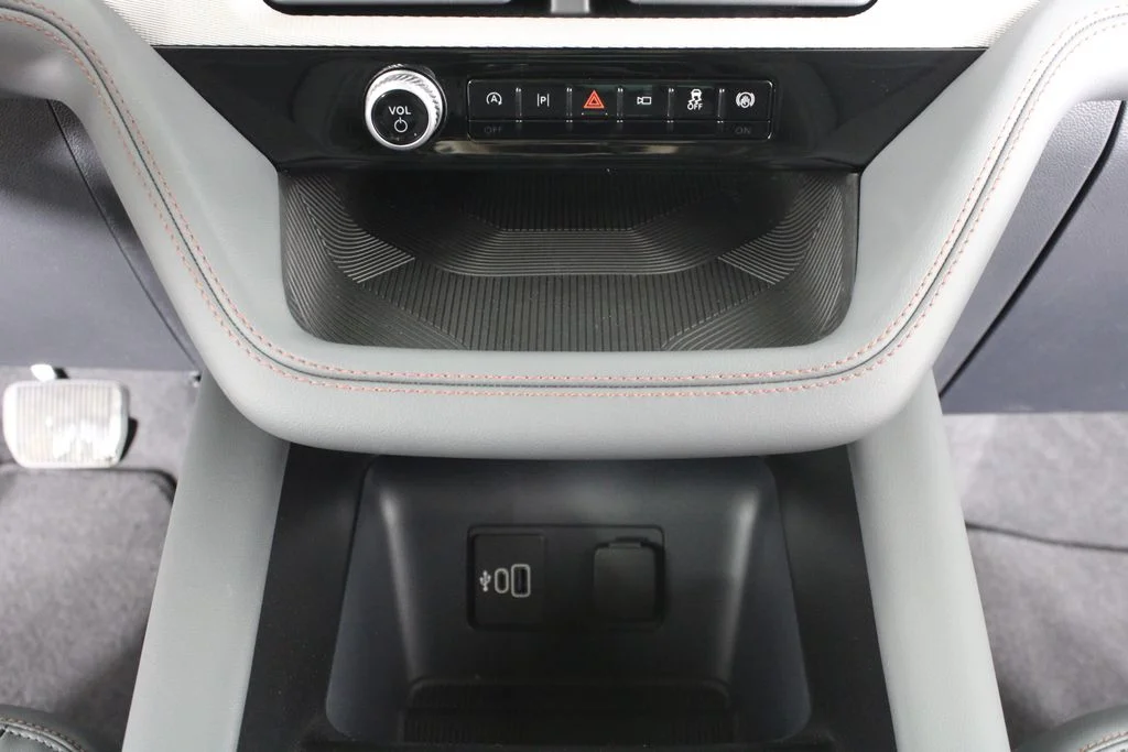 2026 Ford Explorer Active - Photo 29