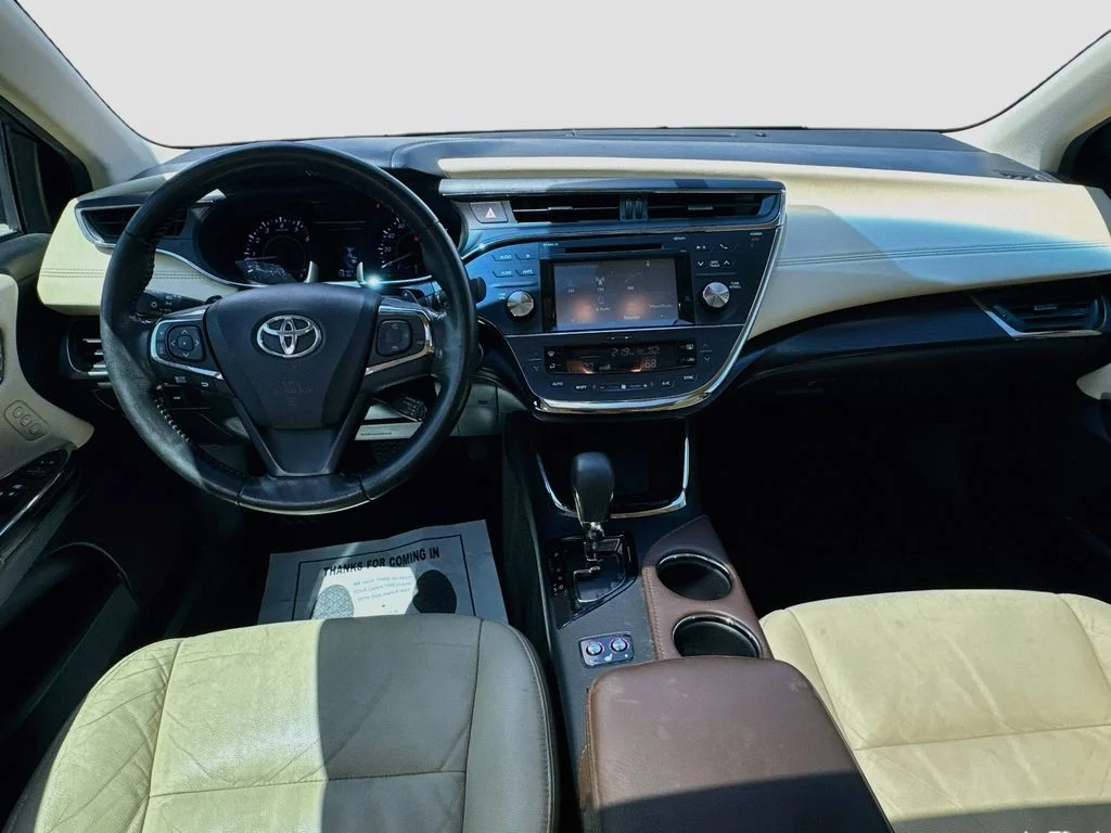 Used 2016 White Toyota XLE Premium image 26