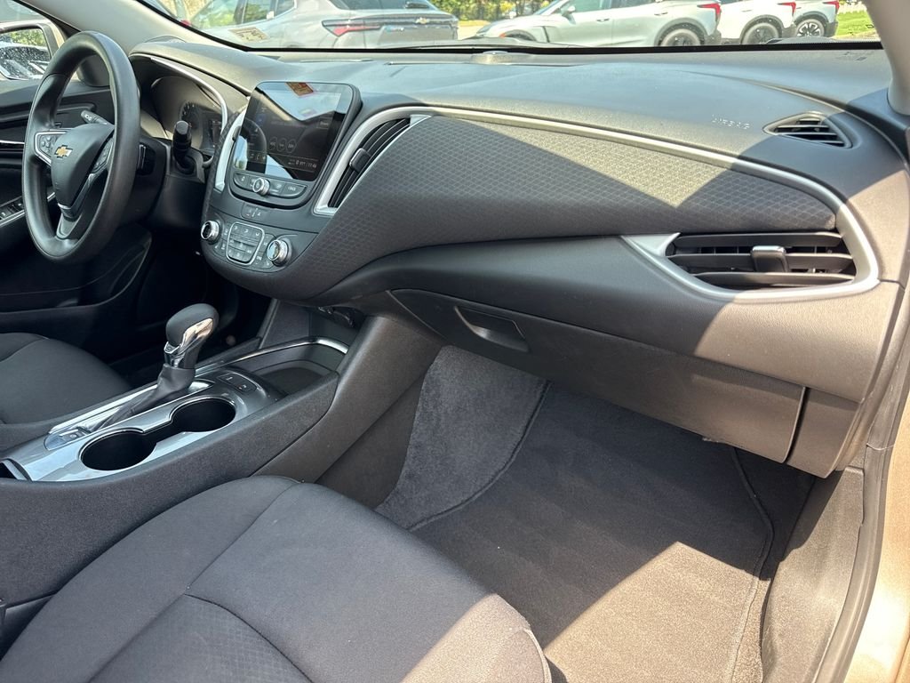 Used 2024 Gray Chevrolet LT image 24