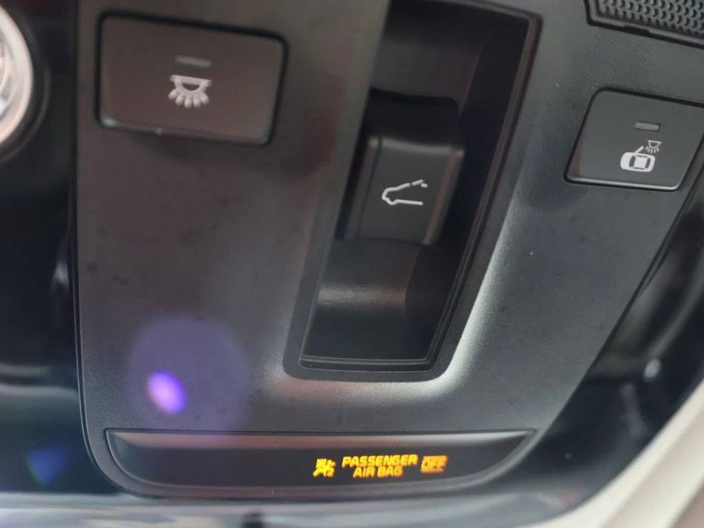 Used 2025 Silver Kia S image 57