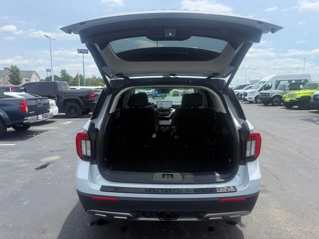 New 2026 Space White Metallic Ford Active image 34