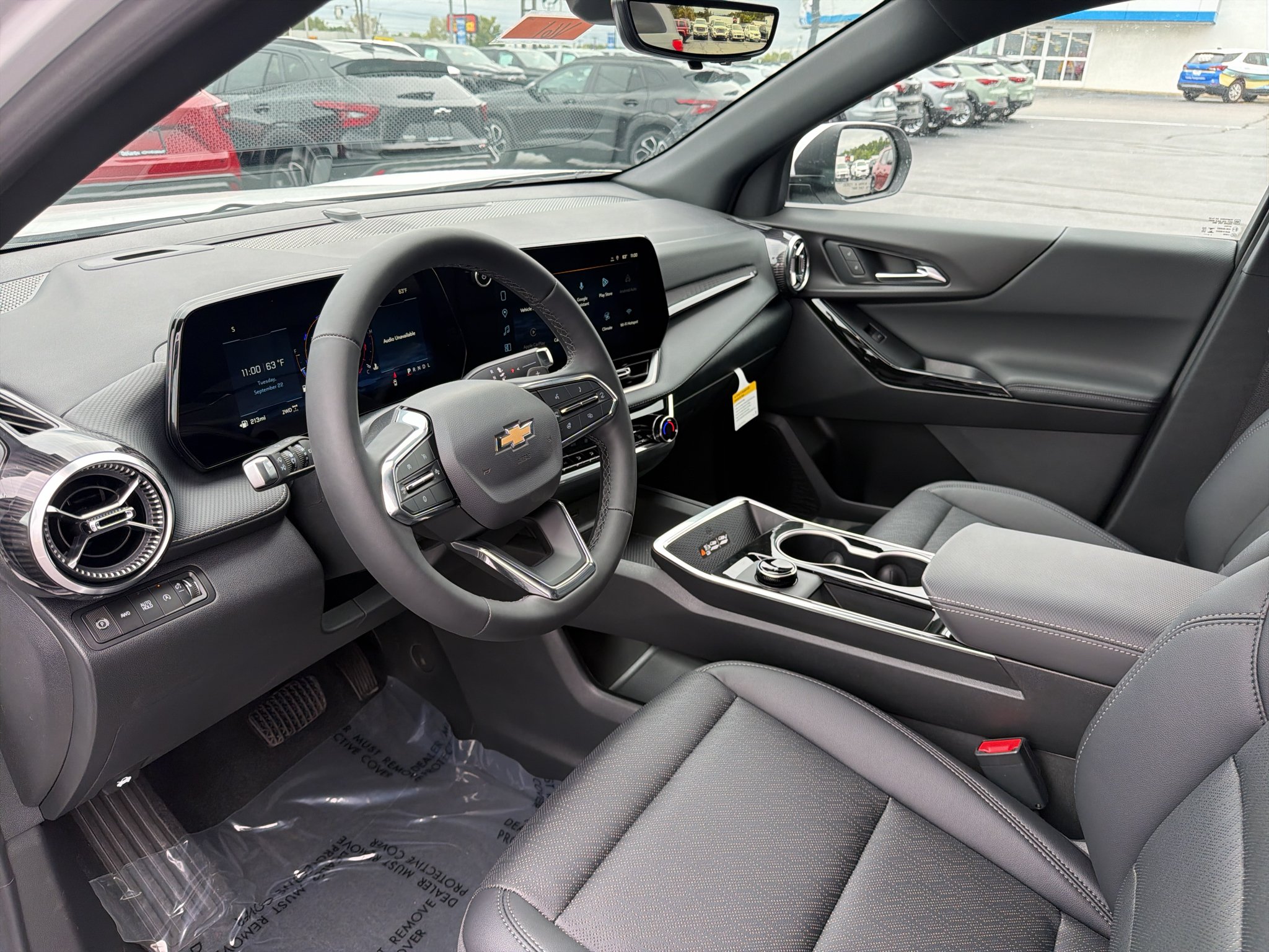 2027 Chevrolet Equinox LT - Photo 9