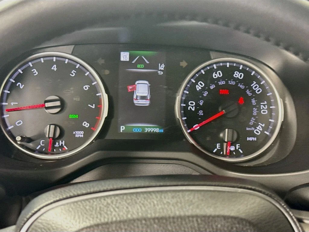Certified Used 2019 Silver Sky Metallic Toyota XLE Premium image 13