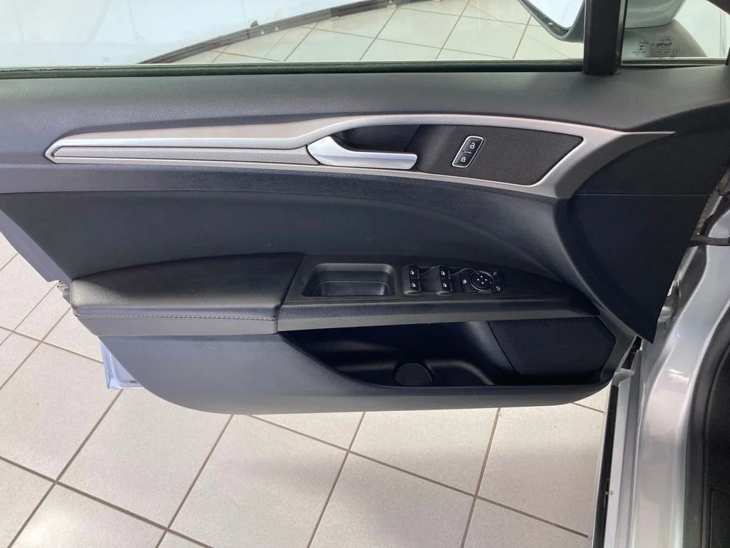 Used 2020 Silver Ford SE image 13