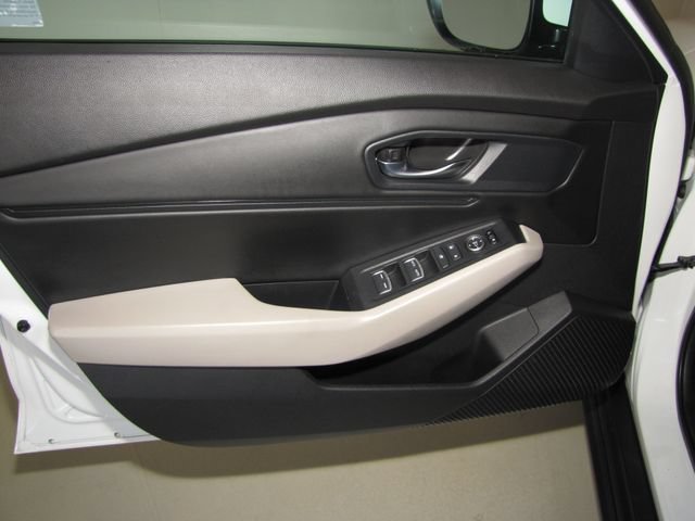Certified Used 2023 White Honda EX image 10