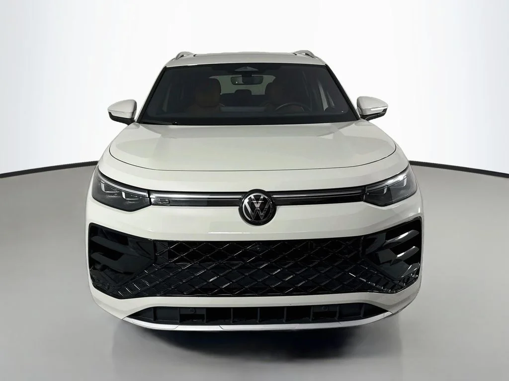 Used 2026 Opal White Pearl Volkswagen SEL R-Line Turbo image 6