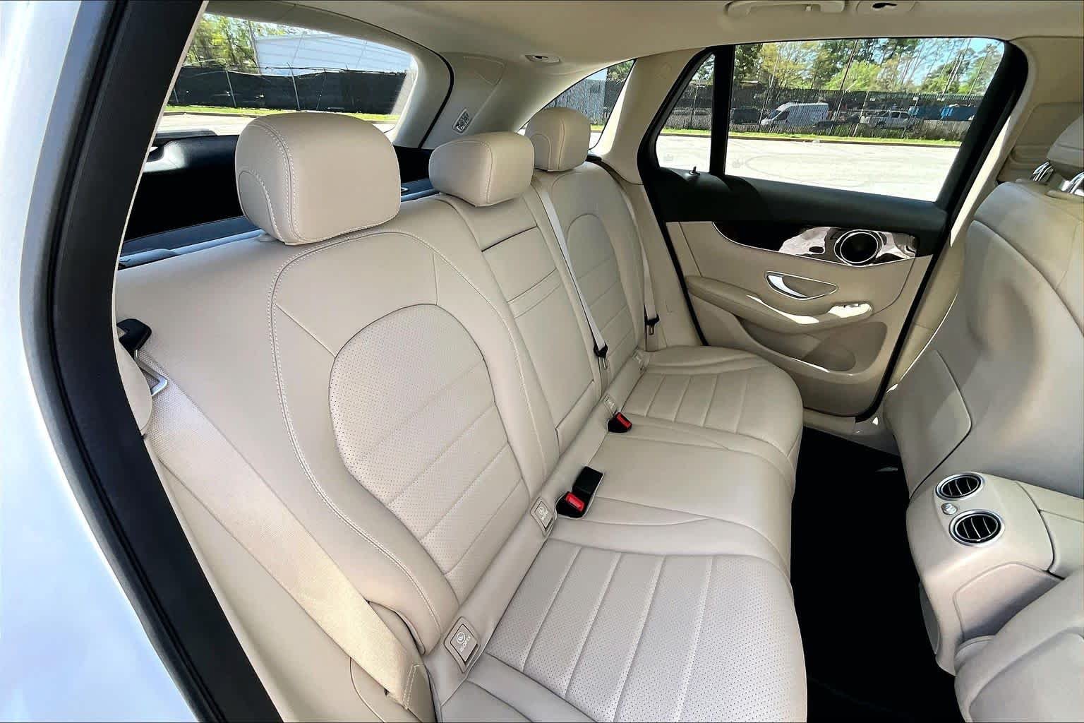 Used 2021 Polar White Mercedes-Benz GLC 300 image 20